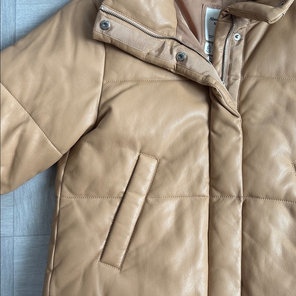 Abercrombie & Fitch Vegan Leather Puffer Jacket - Picture 3 of 6
